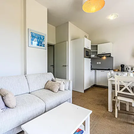 Lägenhet Chateau De Kergonano-15 By Interhome